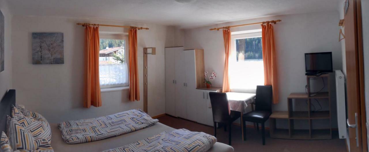 Ferienhaus Dankl ホラースバッハ・イム・ピンツガウ エクステリア 写真